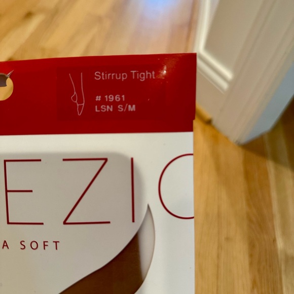 Capezio stir up tight -new and unopened - Picture 2 of 4